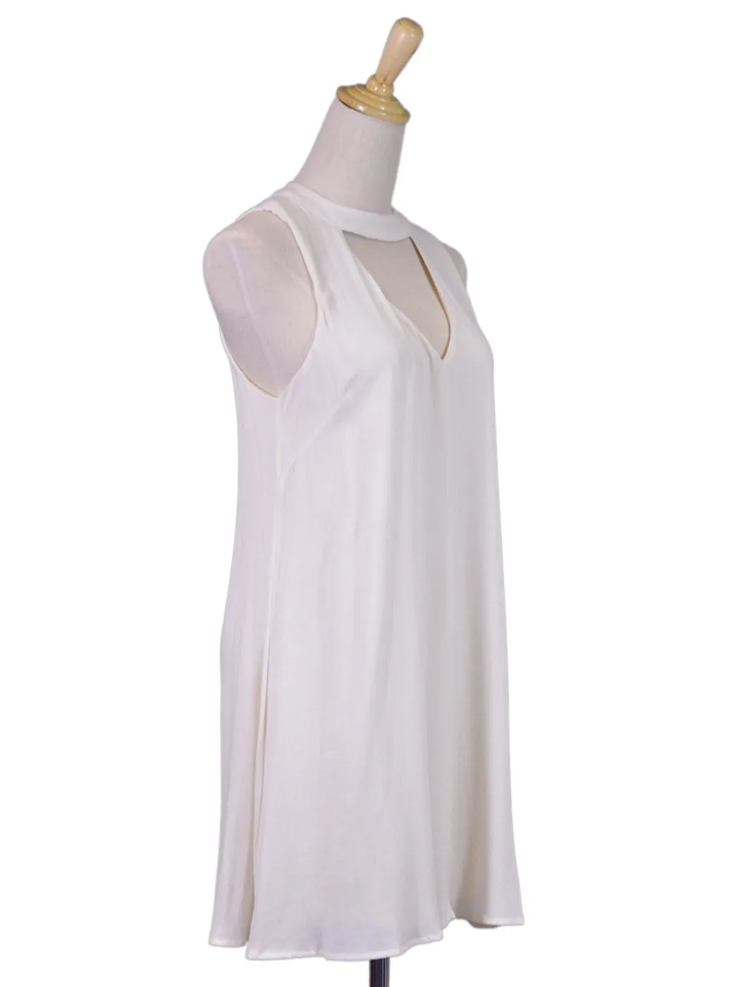 Audrey 3 1 Mod Inspired Feminine Cut Out Neckline Sleeveless Woven Dress