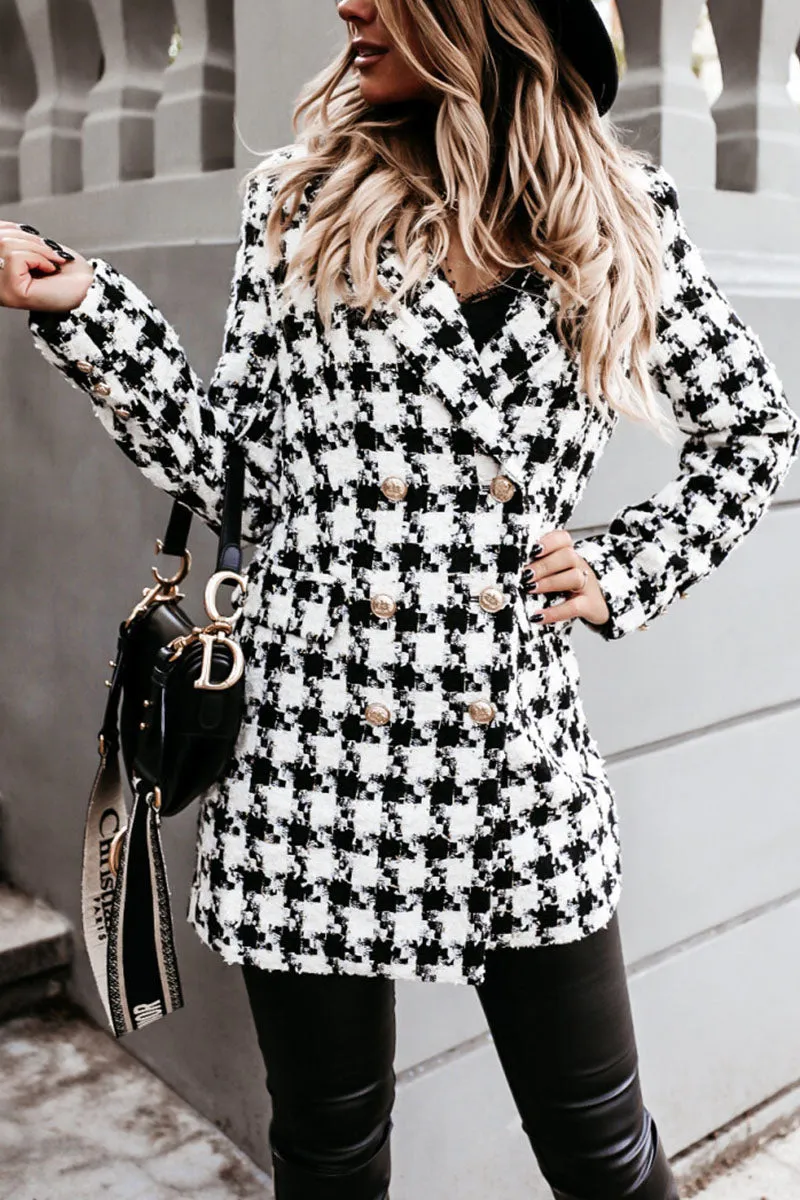 Stay Stylish with Plaid Turn-back Collar Outerwear